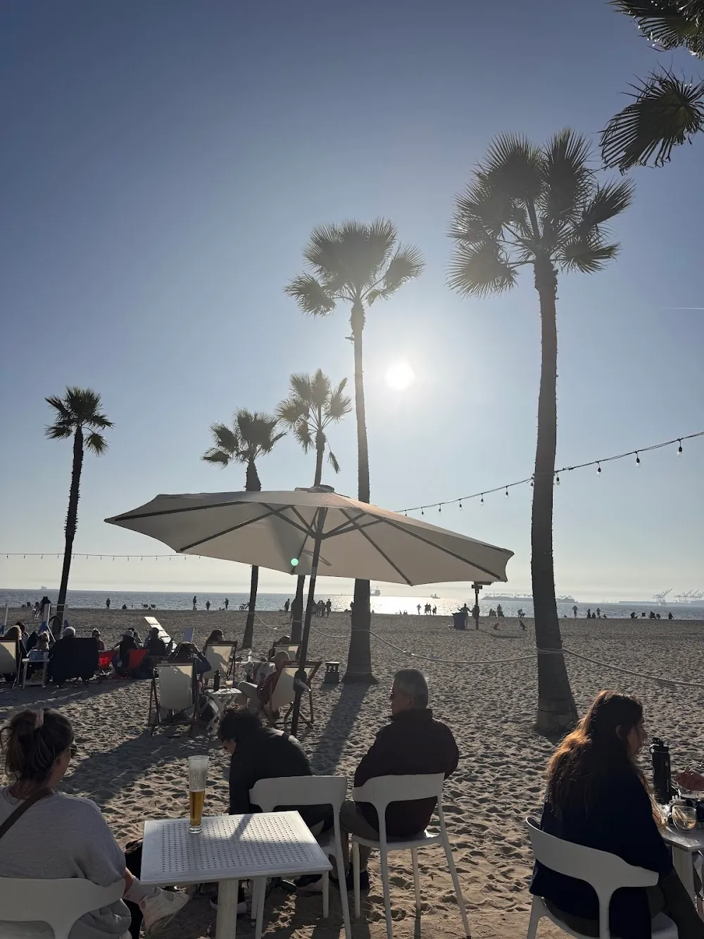 Monty's Dog Beach & Bar - Long Beach